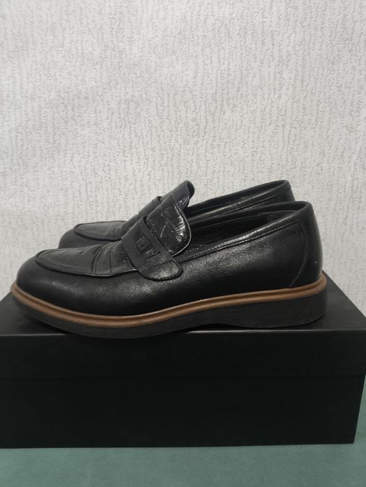 Продам лоферы новые