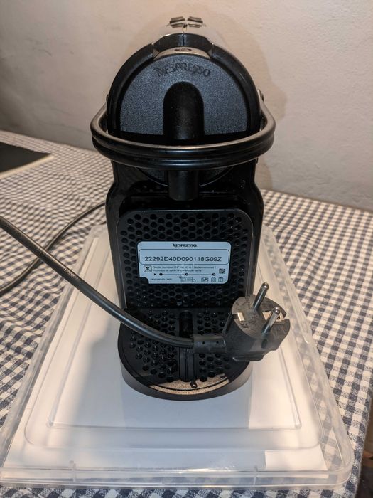 Nespresso deLonghi кафе машина