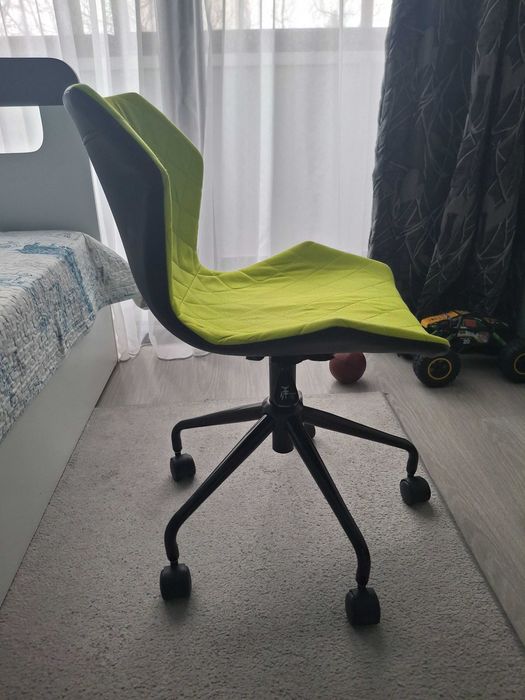 Детски стол за бюро