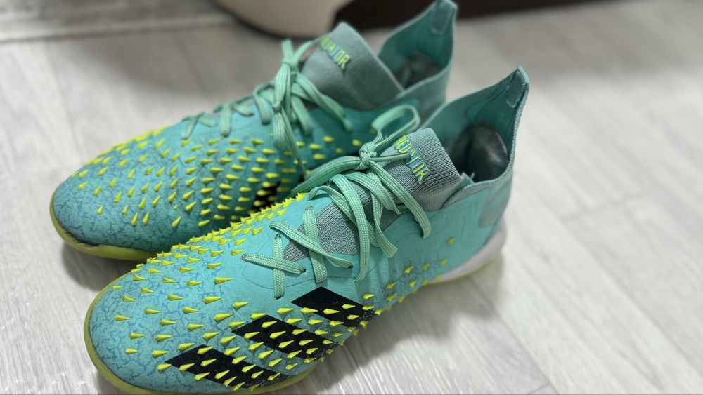 Фтбольшые бутсы