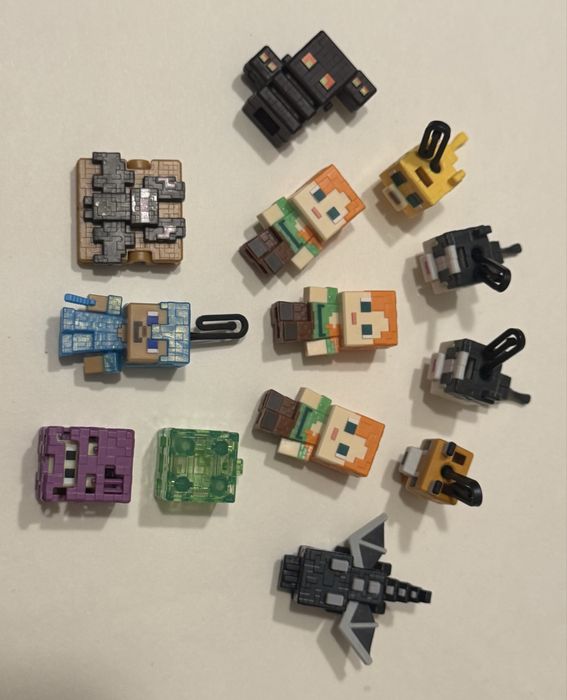 Фигурки от серията Kinder JOY Minecraft