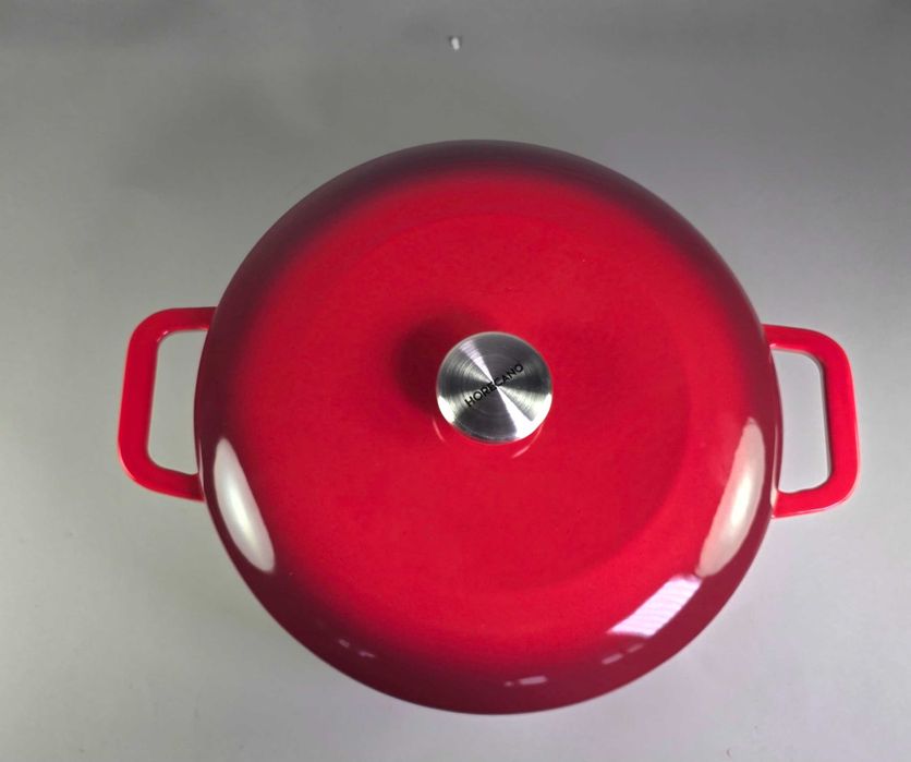 Емайлираният чугунен Гювеч