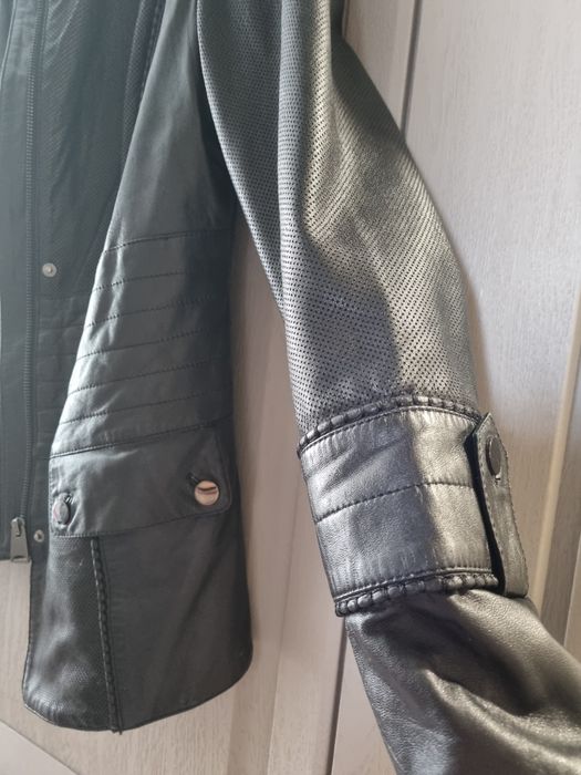 Кожаная куртка женская