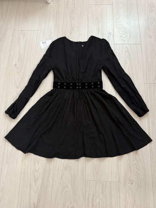 Оригинална, нова рокля Guess