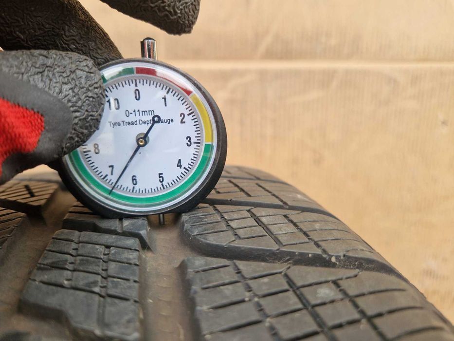 2 Pirelli R22 325/35
Зимни гуми 
DOT3419