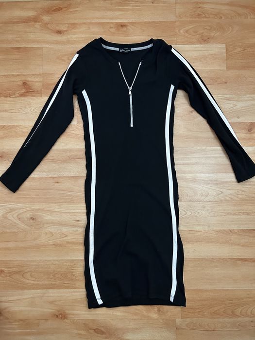 Черна рокля с цип