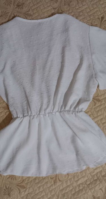 Бяла риза/блуза ..