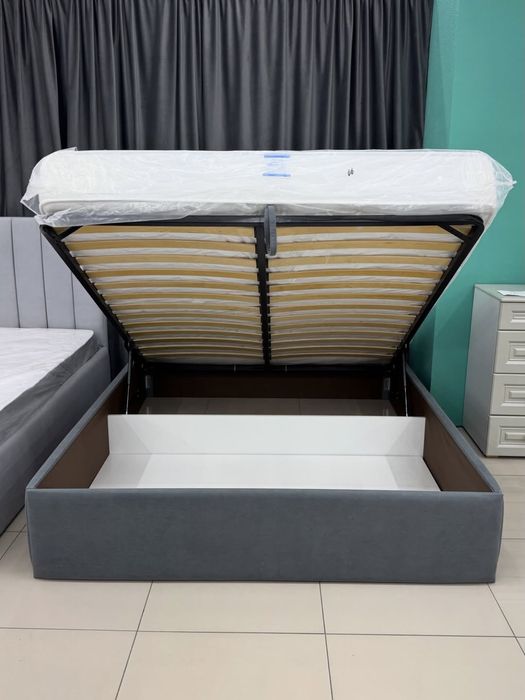 Кровать двухспальная