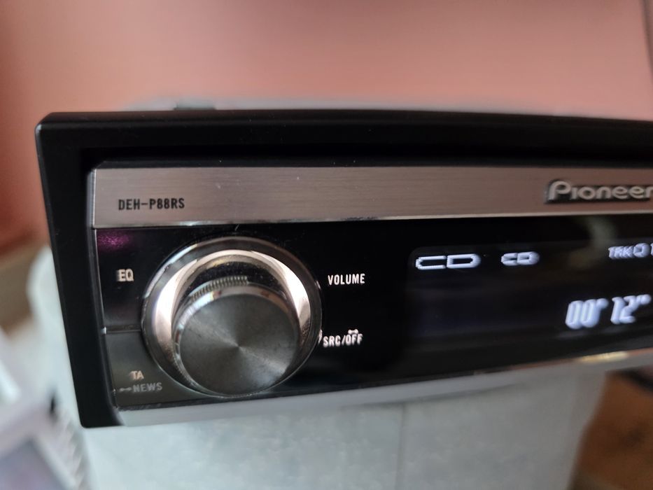 Продавам  Pioneer DEH-P88RS