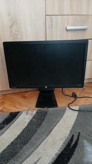 Продавам монитор за компютър.