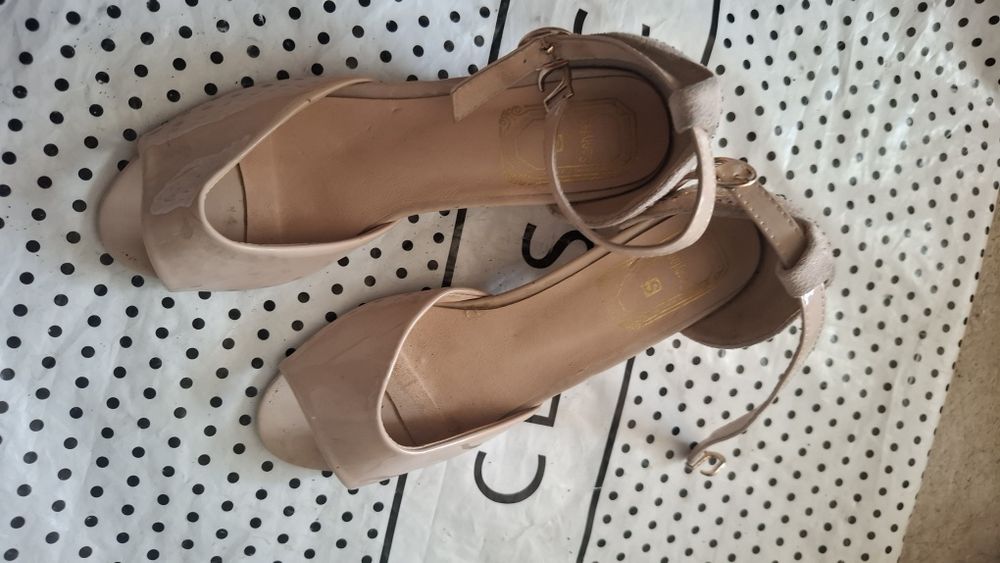 Женская обувь летом