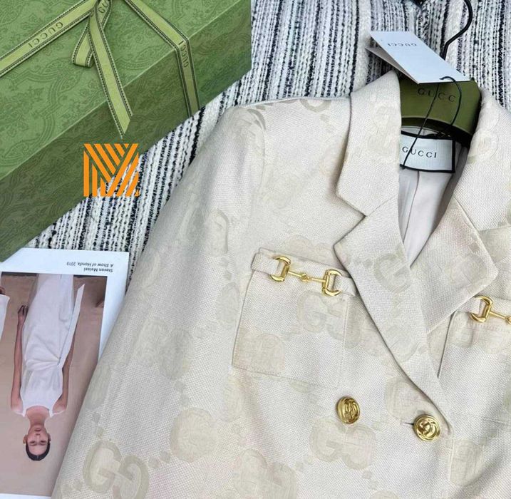 Compleu dama elegant cu fusta