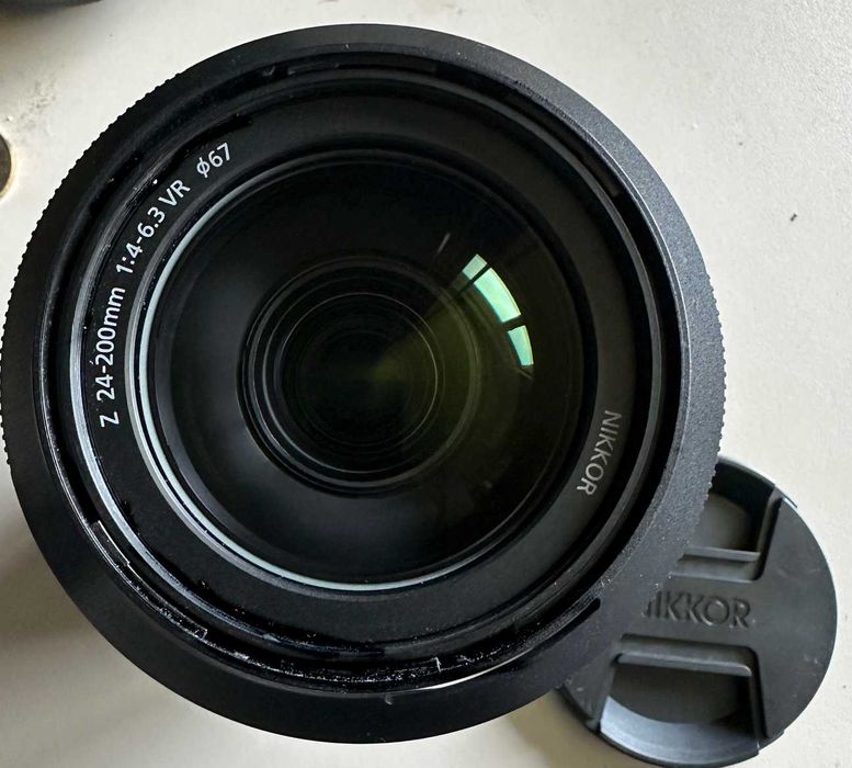 obiectiv Nikon Z 24-200, foarte puțin folosit