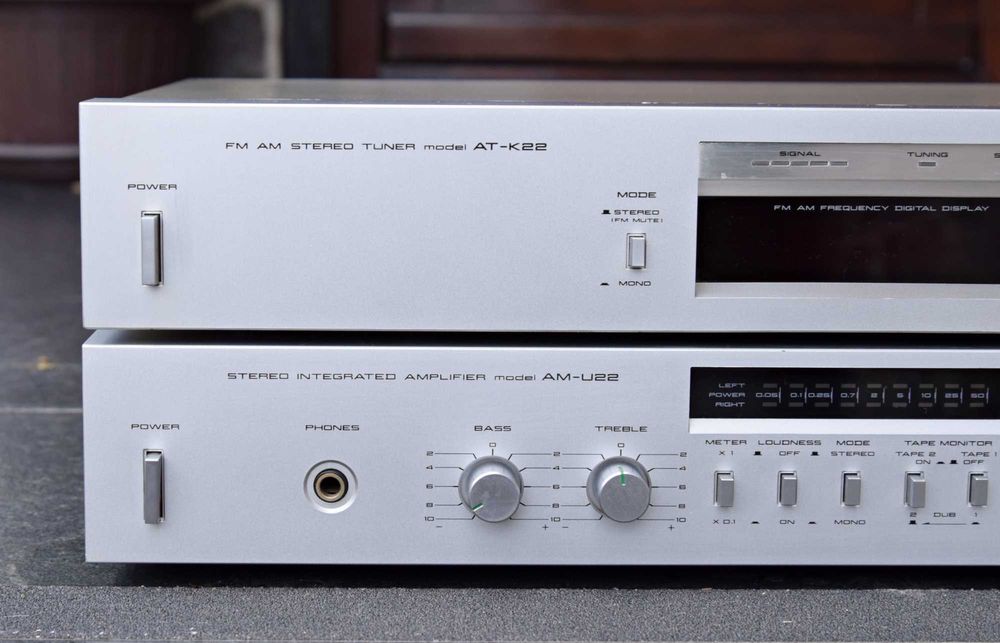 Linie Akai amplificator AM-U22 + tuner AT-K22