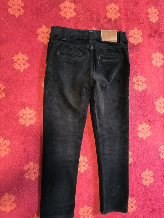 Детски брюкчалар сотилади