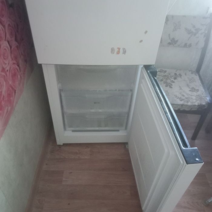 Холодильник indesit