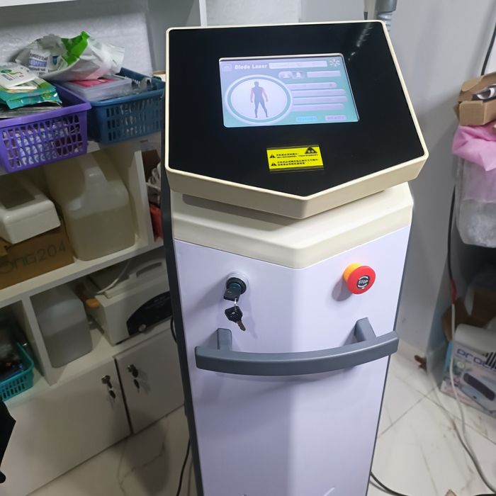 Аппарат 3 в 1 лазерная эпиляция, удаление татуажа и карбоновый пилинг