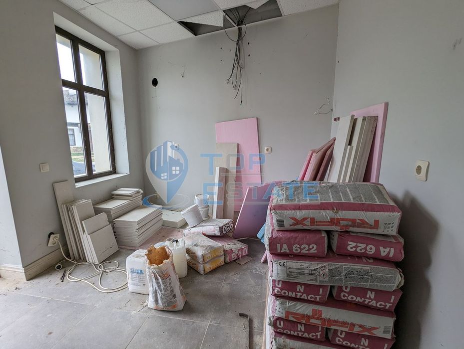 Двуетажна тухлена къща с външна изолация в село Миндя