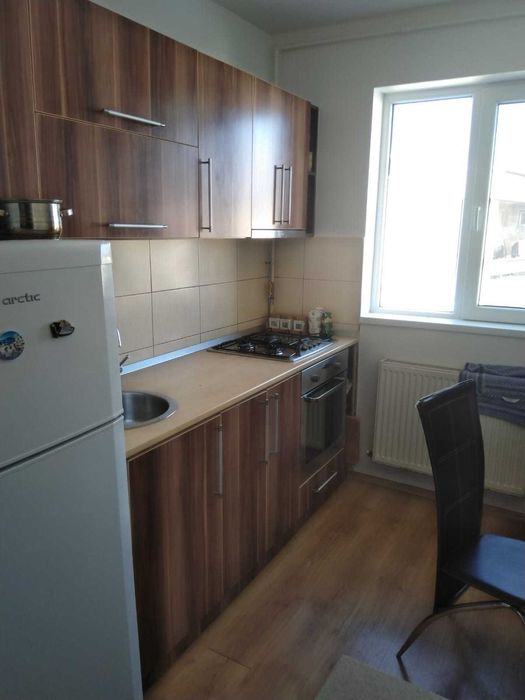 Apartament de vanzare, 2 camere, decomandat, utilat si mobilat