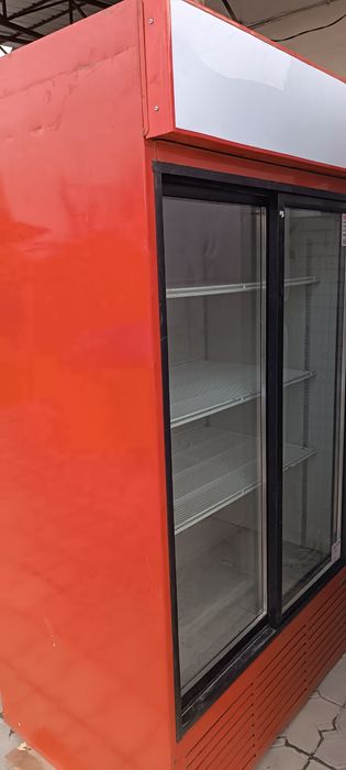 Витринный холодильник