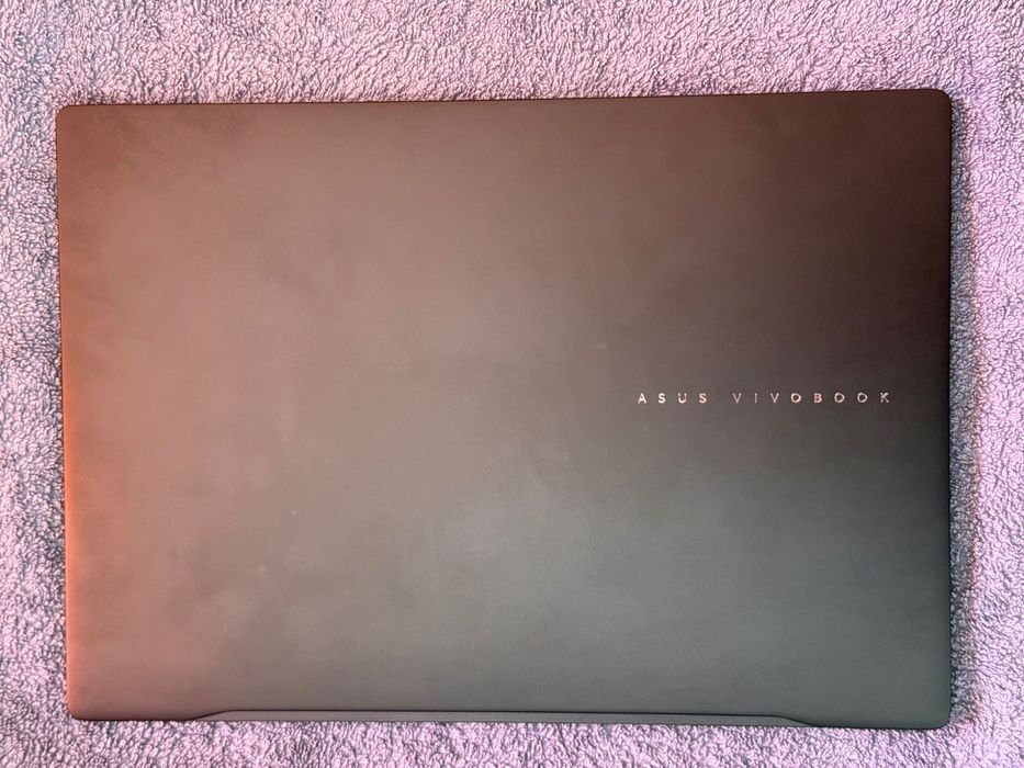 Asus Vivobook S14 S5406 aluminiu  ecran OLED 14" 16 GB RAM 480 GB SSD garanție eMAG 2029 Intel Ultra 5 226V Lunar Lake 18 ore autonomie YouTube video