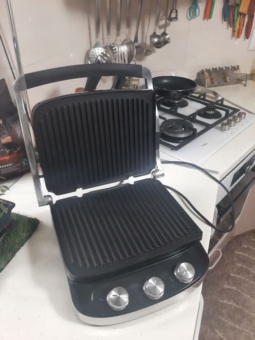 Vand grătar electric De' Longhi