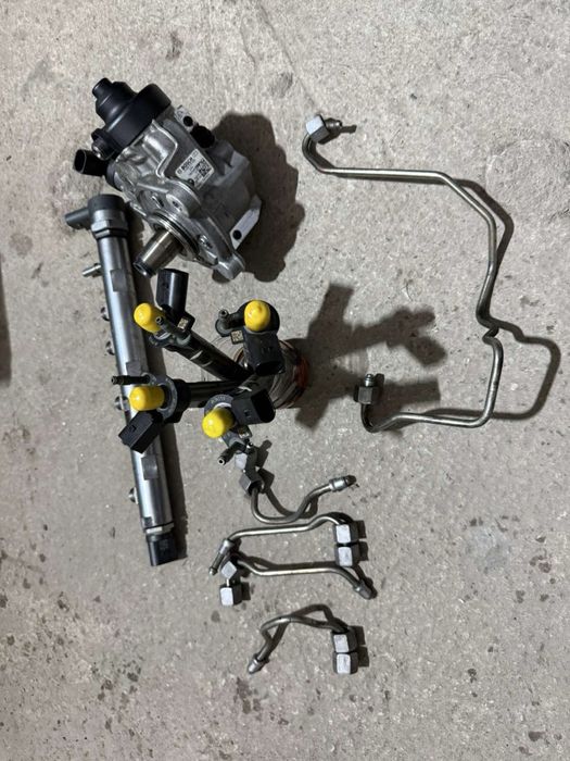 Помпа,дюзи,рейл за бмв 2.5 дизел 218 кс