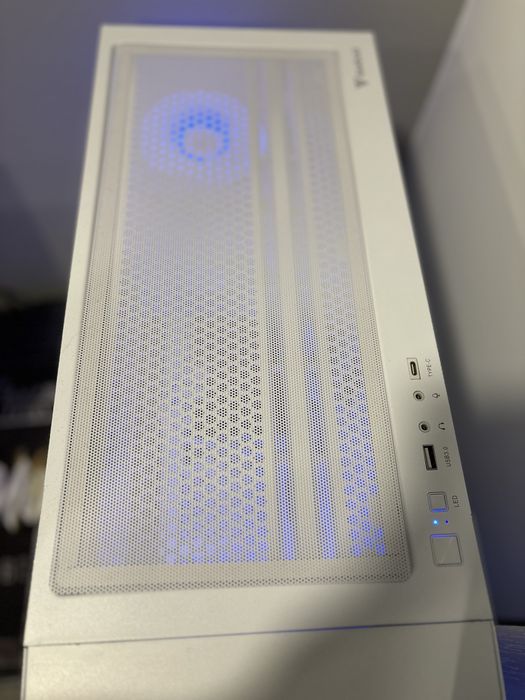 AMD Radeon RX6700XT | Intel I7-8700 | 16GB RAM | 1TB SSD M.2 NVMe