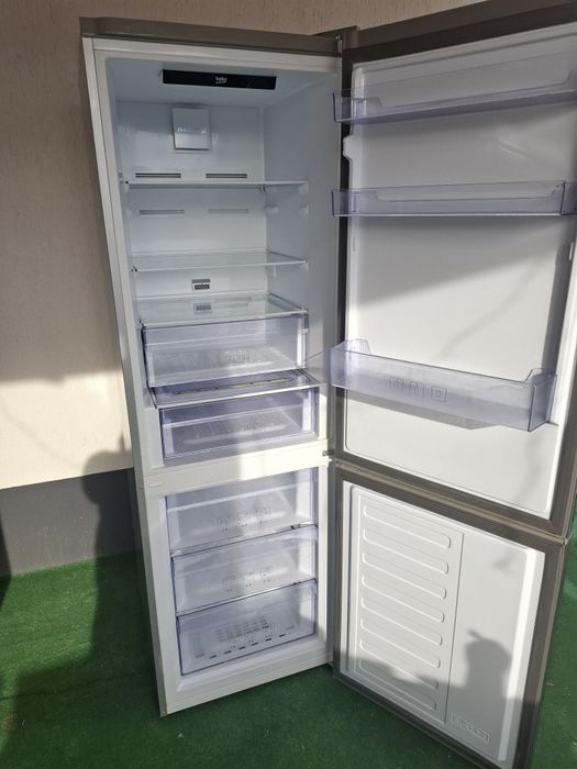 Combina frigorifica Beko  / Arctic.