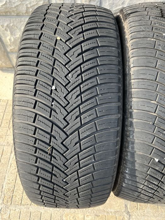 235/50/19 Пирели All season