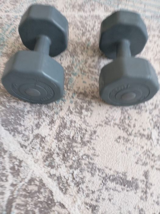 Гантели новые 5кг