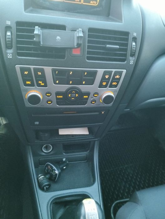 Vând Nissan almera 2006 decembrie,1,5 benzina