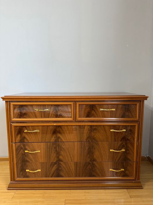 Спальный гарнитур