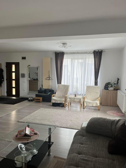 Casa duplex de vanzare