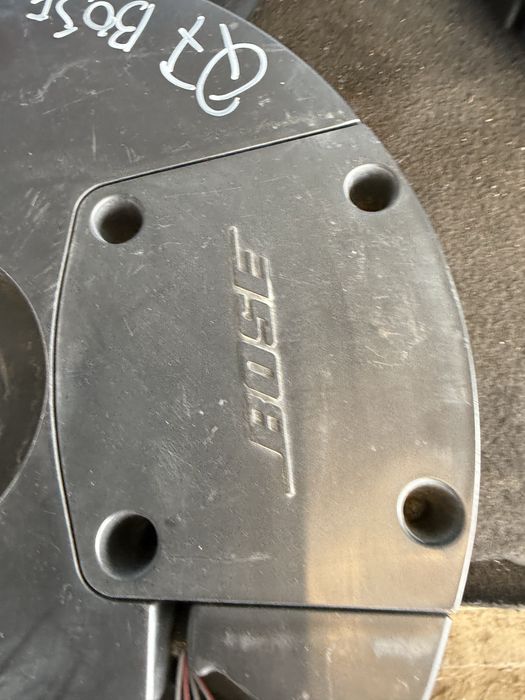 Бас колона буфер субуфер 4L0035382 b Audi Q7 bose туба
