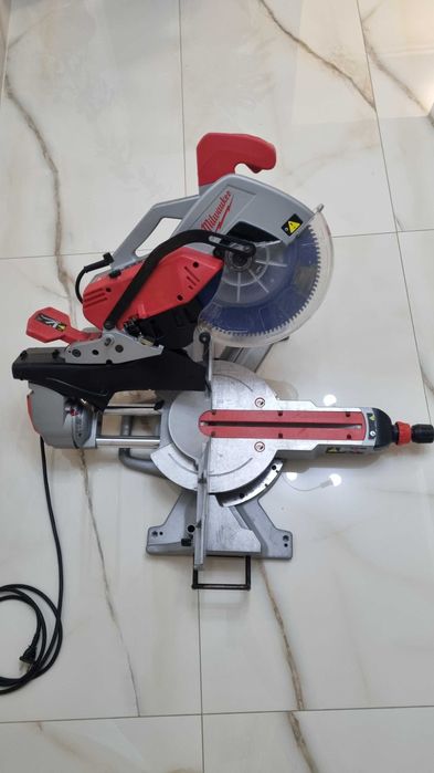 Circular profesional Milwaukee