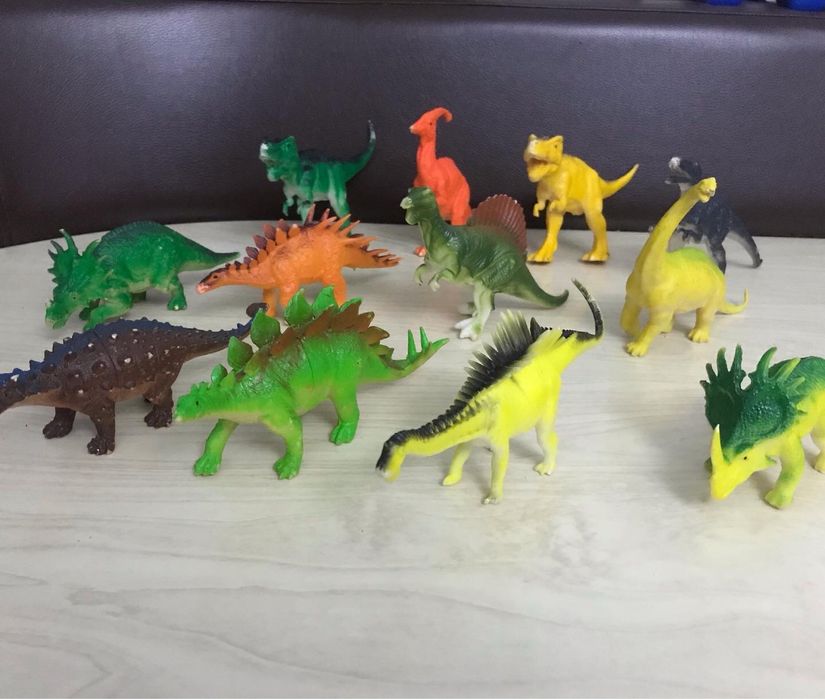 Динозавры игрушки