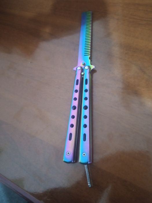 Babochka pichoq tyuklar qilish uchun va tarash