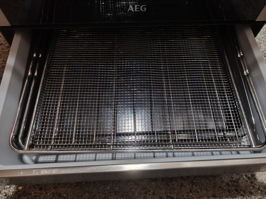 Продавам печка AEG