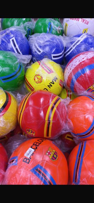 Футбольные мячи. Подарки на 7 мая