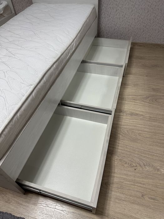 Кровать односпальная