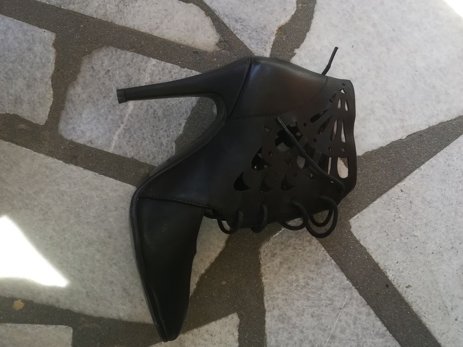 Черни боти 38 номер