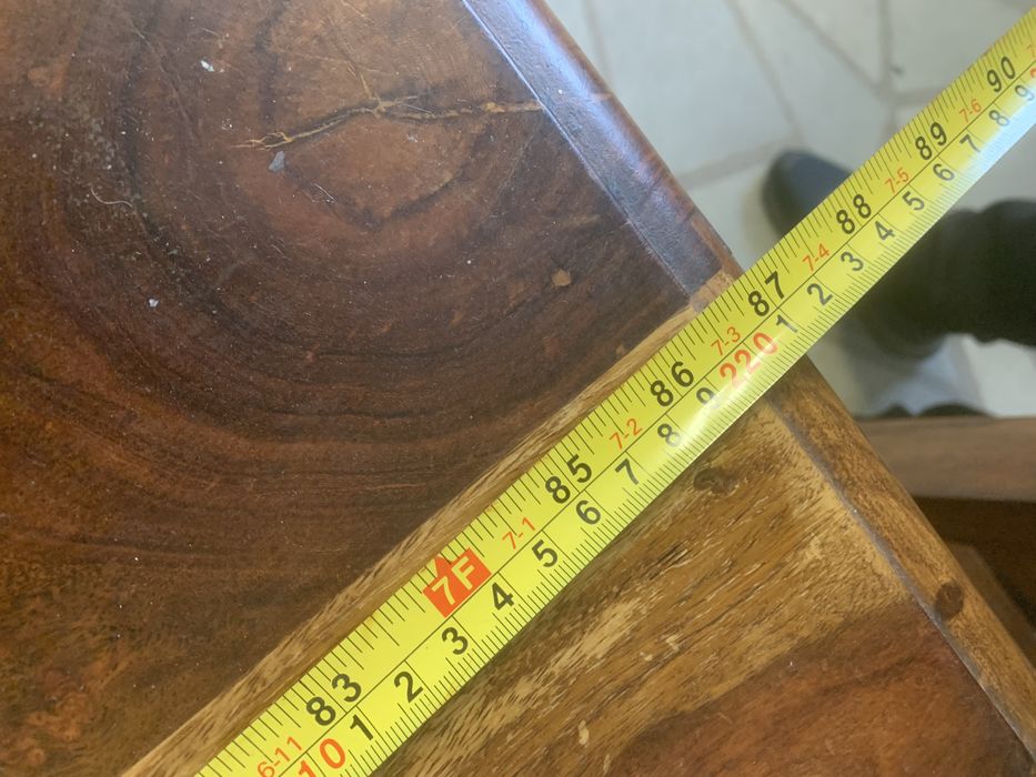 Голяма масивна маса с 8 стола