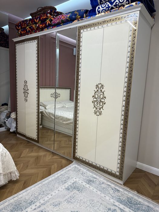 Спальный гарнитур