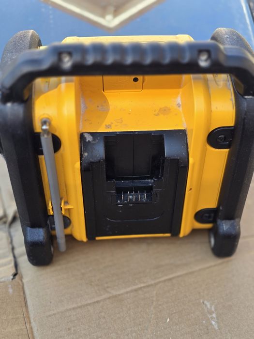 Radio dewalt dcr020