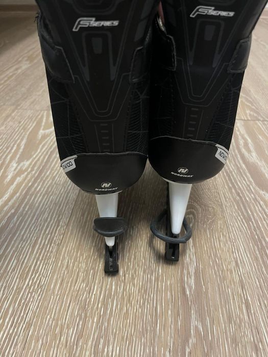 Продам Коньки б/у