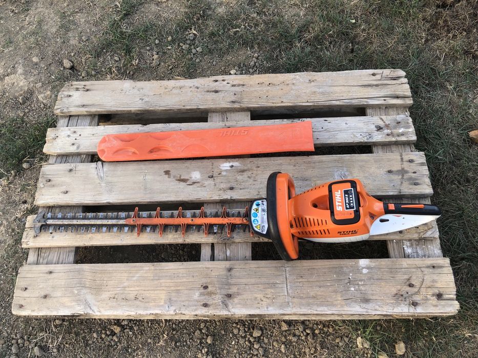 Foarfeca gard viu pe baterie Stihl Hsa 86 cu acumulator Ap300S