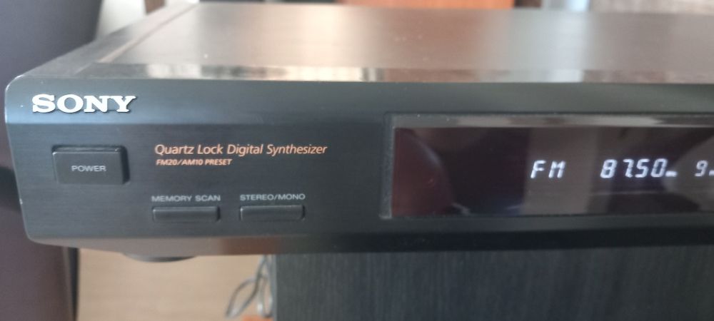 Радиотунери  DENON и SONY