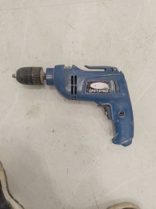 Дрель недорого 800