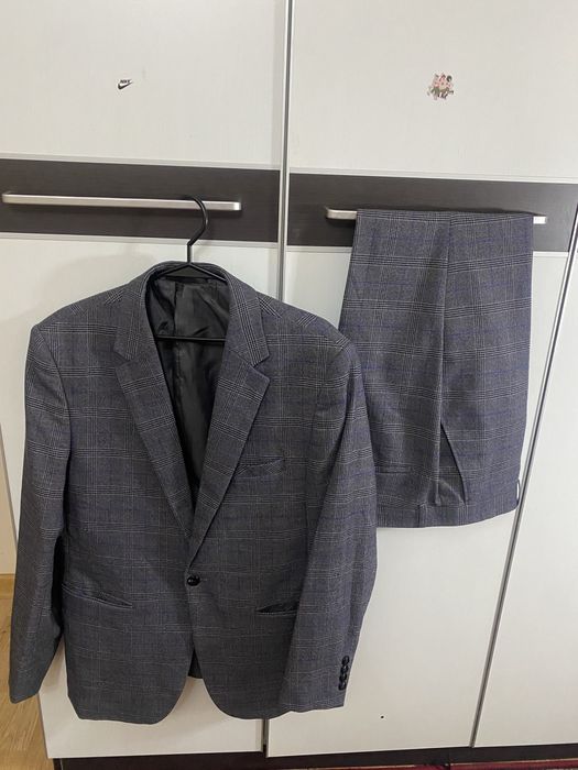 Продам костюмы мужские